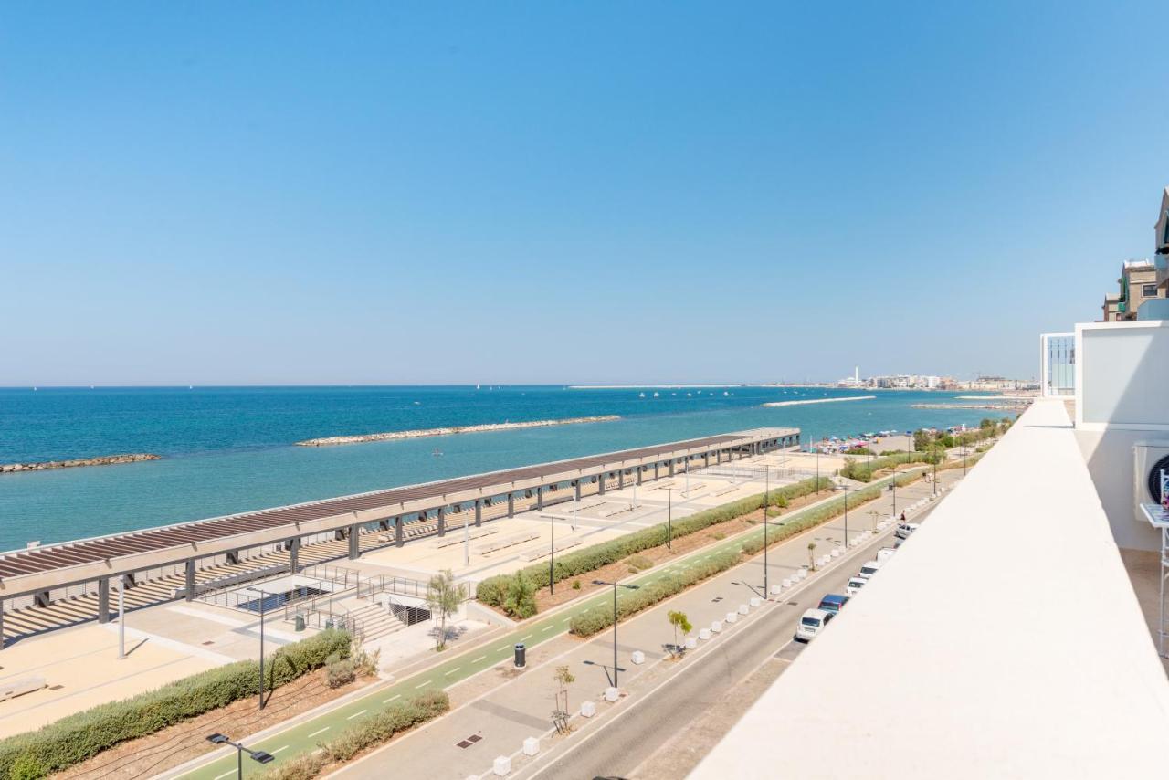 Waterfront Apartment With Seaview Balcony Bari Exteriör bild