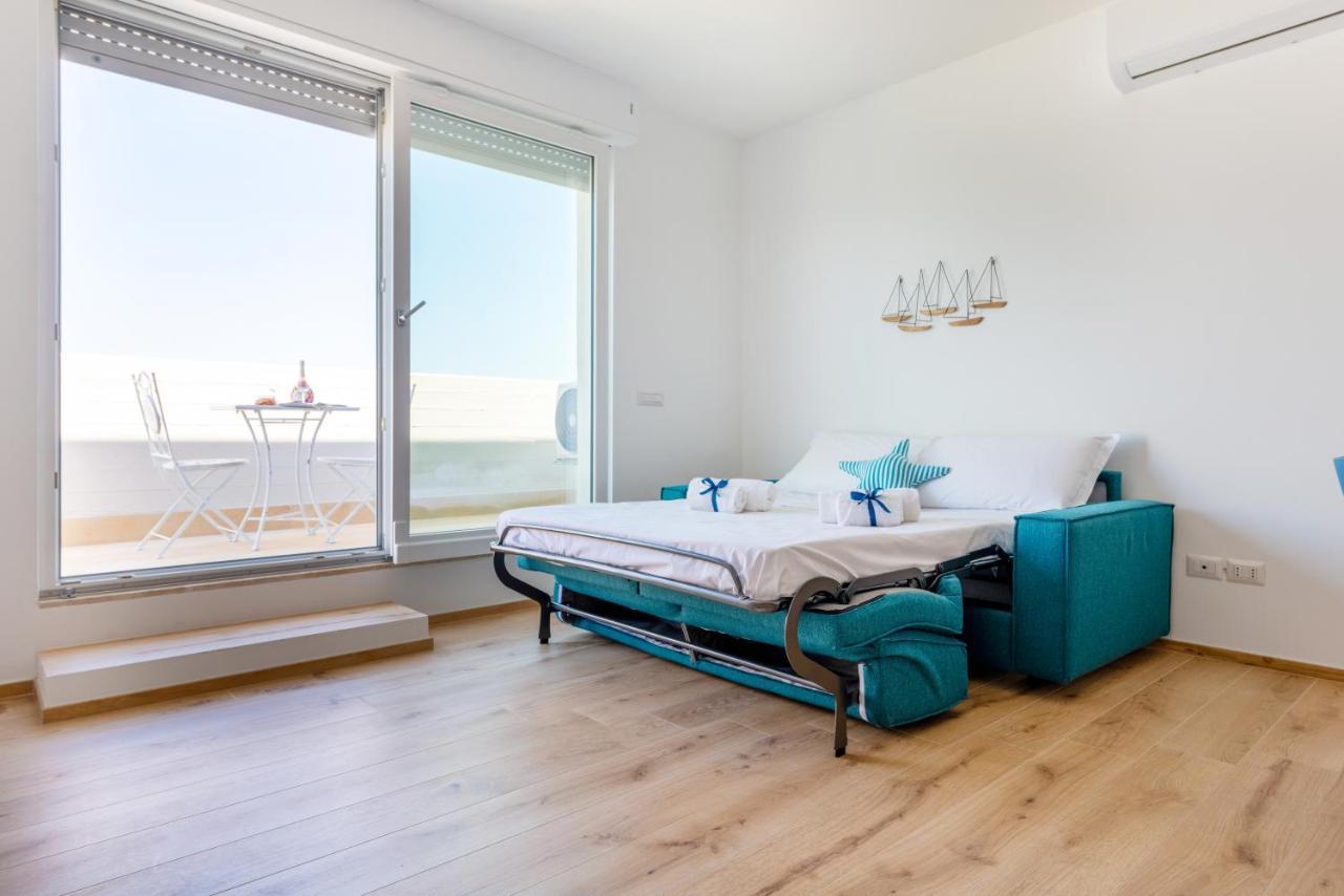 Waterfront Apartment With Seaview Balcony Bari Exteriör bild