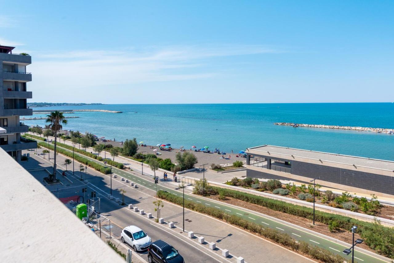 Waterfront Apartment With Seaview Balcony Bari Exteriör bild